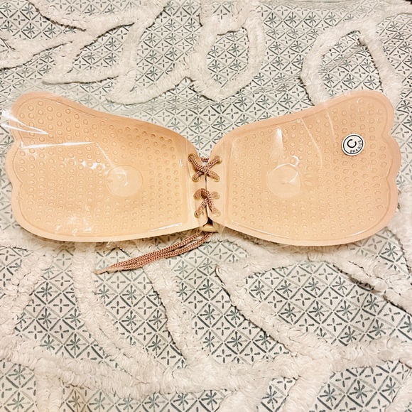 NWOT Push Up Sticky Bra - Picture 2 of 3